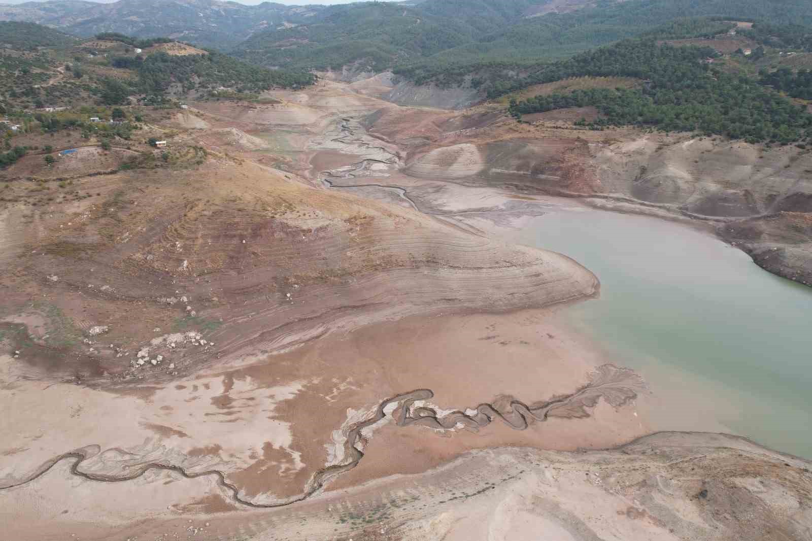 Ayvalı Barajı alarm veriyor