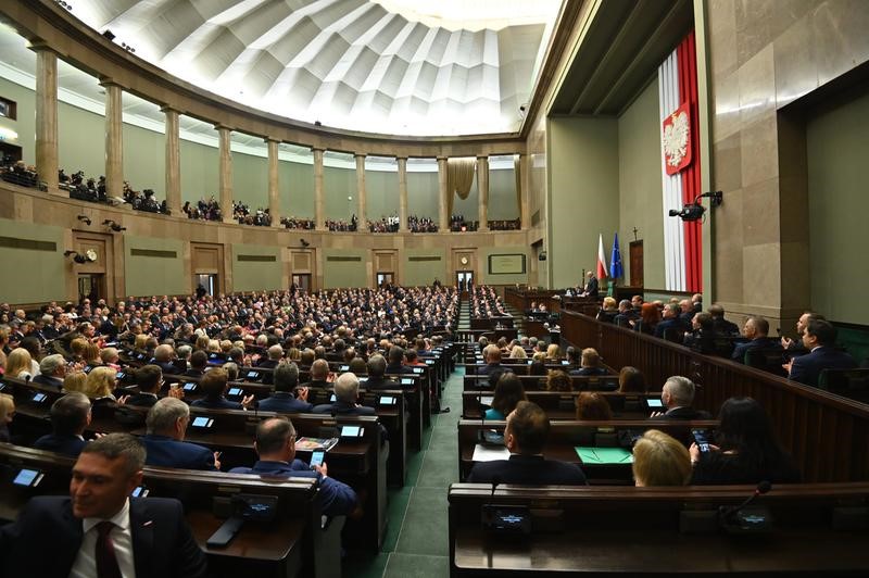 Polonya Cumhurbaşkanı Duda, hükümeti kurma görevini Morawiecki’ye verdi
