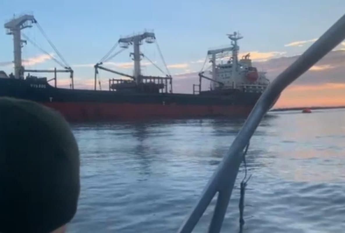 Karadeniz’de yük gemisi mayına çarptı: 2 yaralı