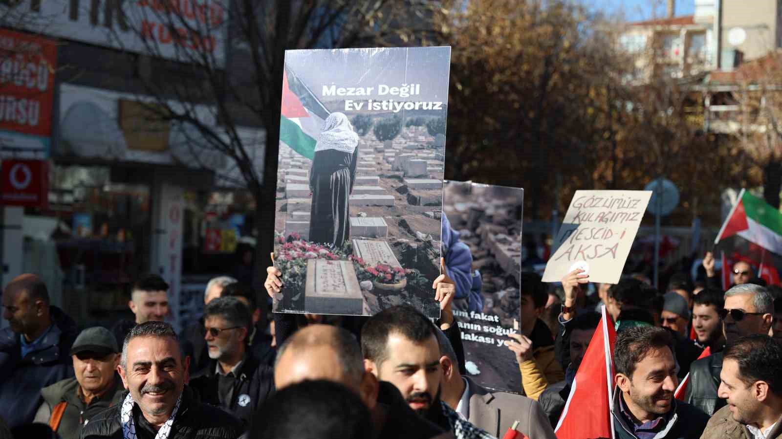 Kırşehir’de Filistin’e destek yürüyüşü düzenlendi