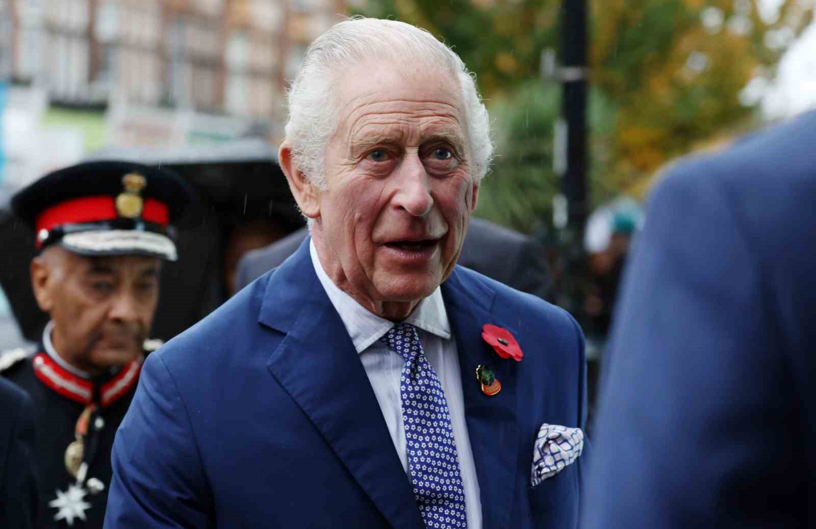 İngiltere Kralı III. Charles prostat tedavisi için hastanede