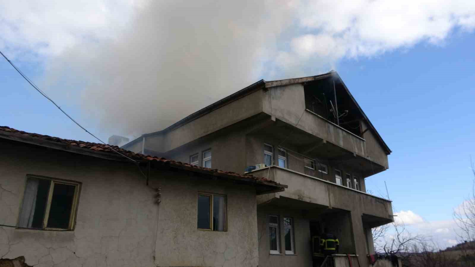 Kastamonu’da çatı yangını