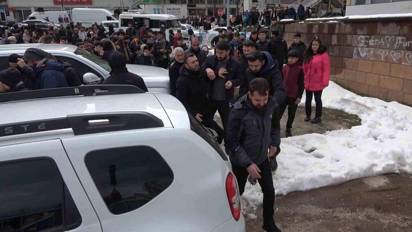 Tatvan’da Nevruz kutlamasında 4 kişi gözaltına alındı