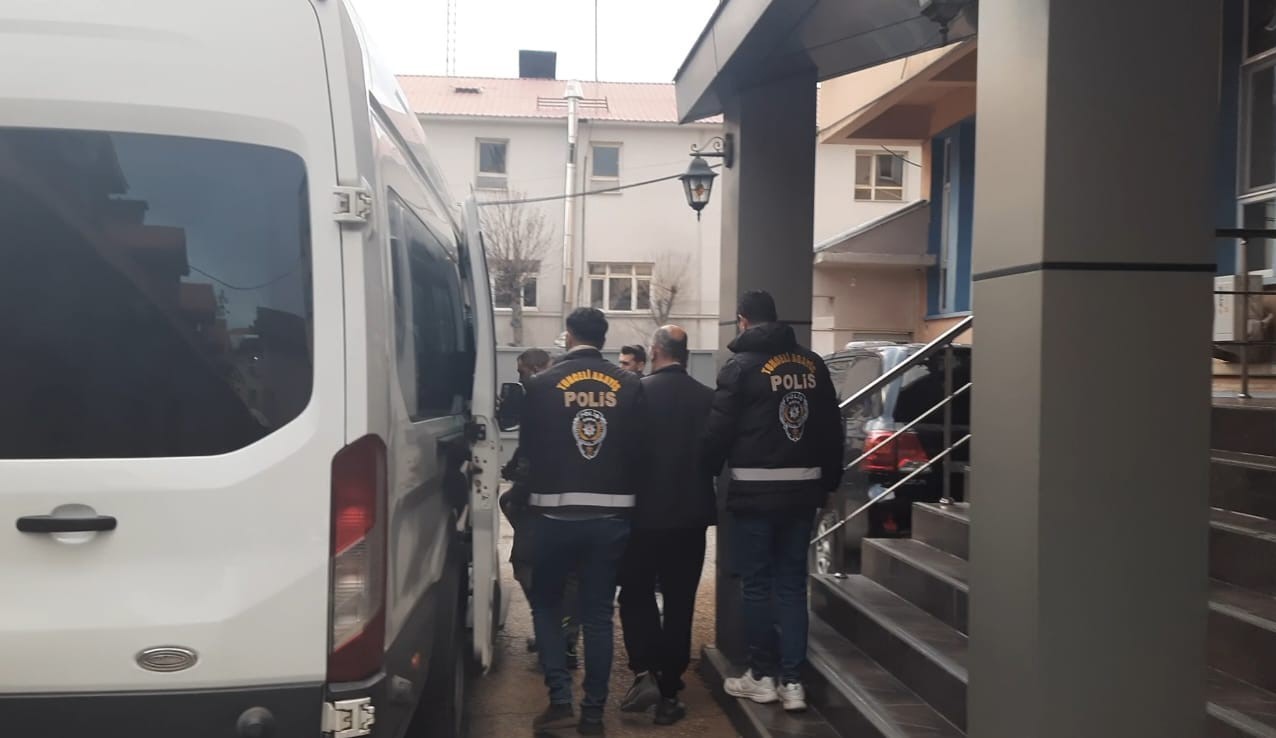Tunceli’de bir vatandaşı vize vaadiyle dolandıran 3 şahıs tutuklandı