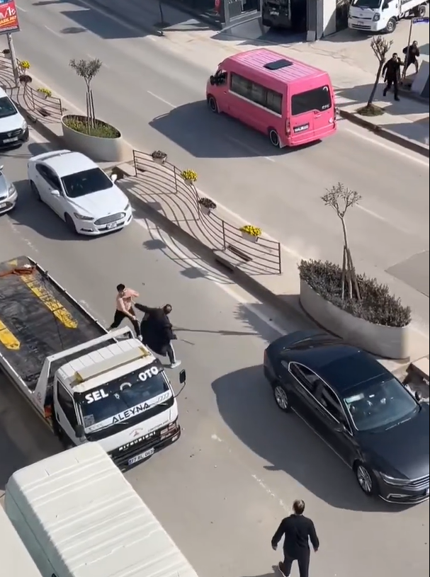 Yalova’da sopalarla trafik kavgası
