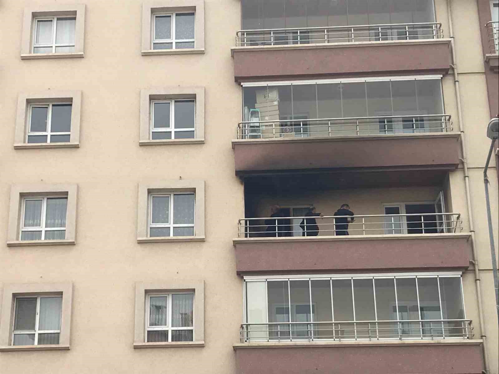 Ankara’da evin balkonunda yangın
