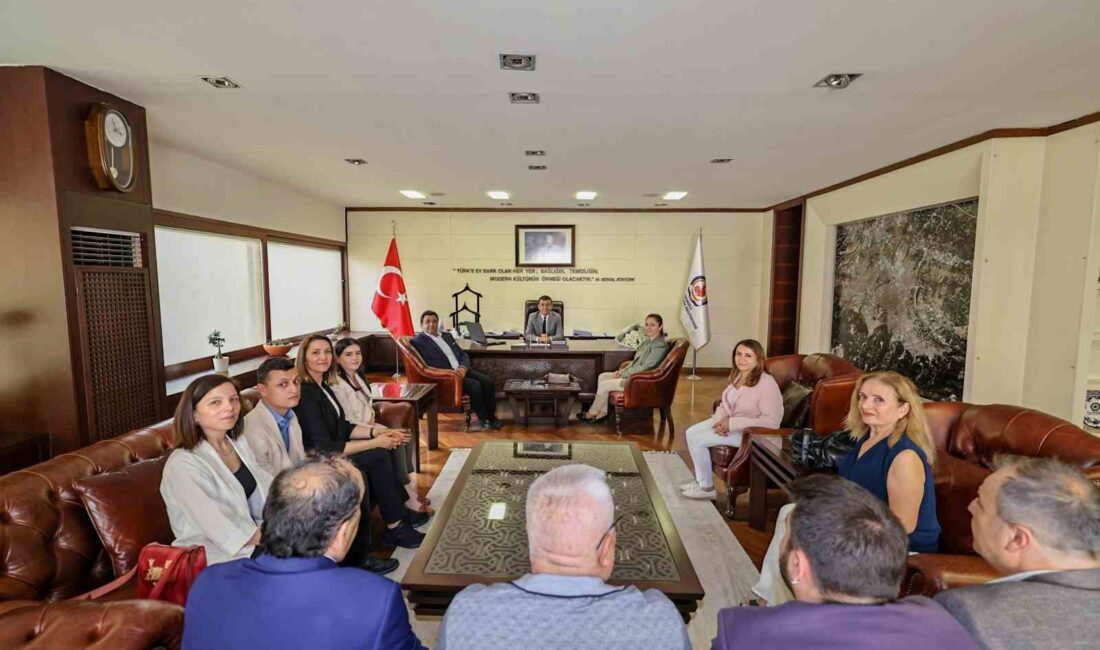 Başkan Çavuşoğlu, CHP İlçe Örgütünü ağırladı