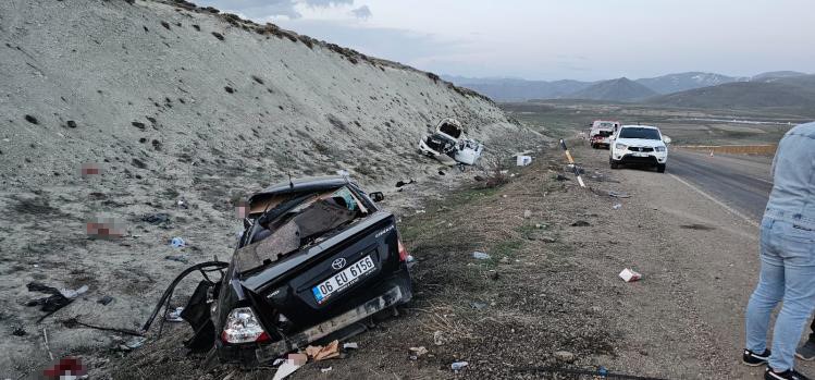 Erzurum’da pikap ile otomobil kafa kafaya çarpıştı: 1 ölü, 6 yaralı