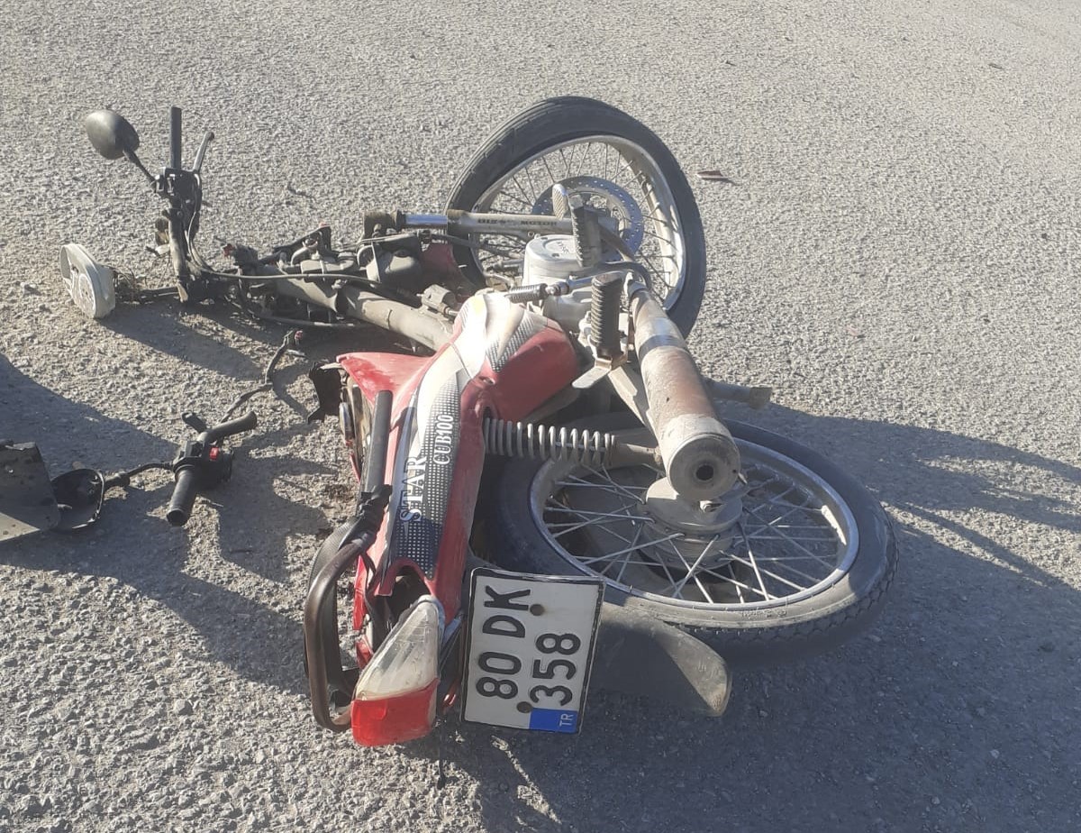 Osmaniye’de motosikletle otomobil çarpıştı: 1 yaralı