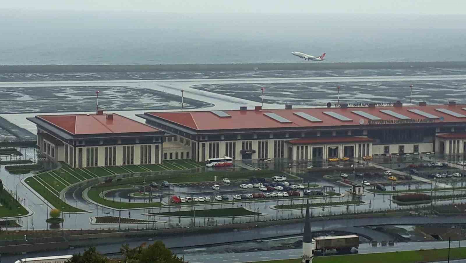 Rize-Artvin Havalimanı’nı 3 ayda 239 bin 882 yolcu kullandı