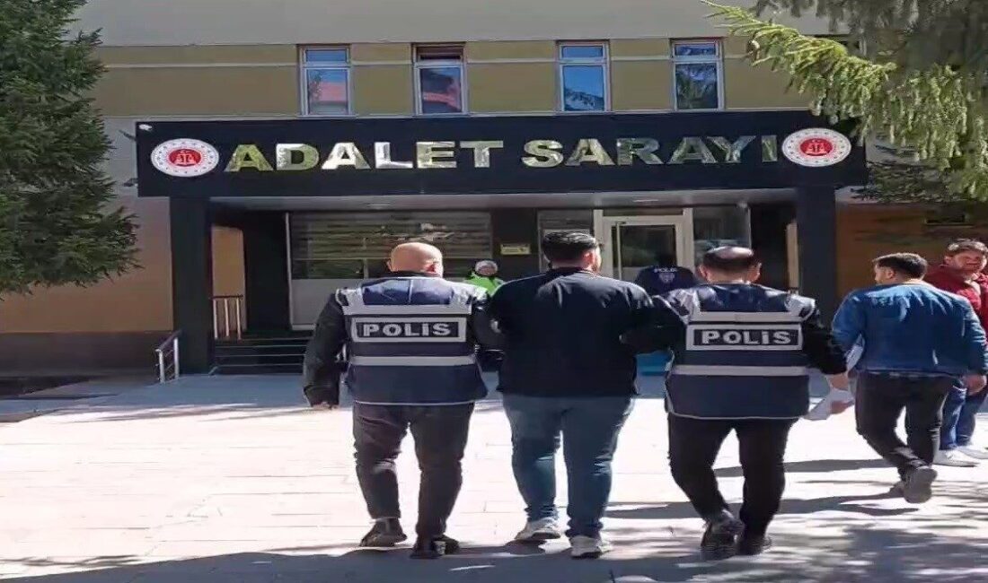 11 vatandaşı sahte ilanla dolandıran şüphelileri dolandırılan vatandaşın şikâyeti ele verdi Asayiş Daire Başkanlığı destekleriyle Bayburt İl Emniyet Müdürlüğü Asayiş Şube