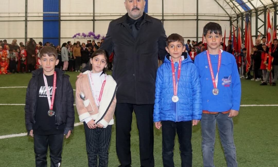 23Nisan Tutak’ta coşkuyla kutlandı Ağrı’nın Tutak ilçesinde 23 Nisan Ulusal Egemenlik ve Çocuk Bayramı