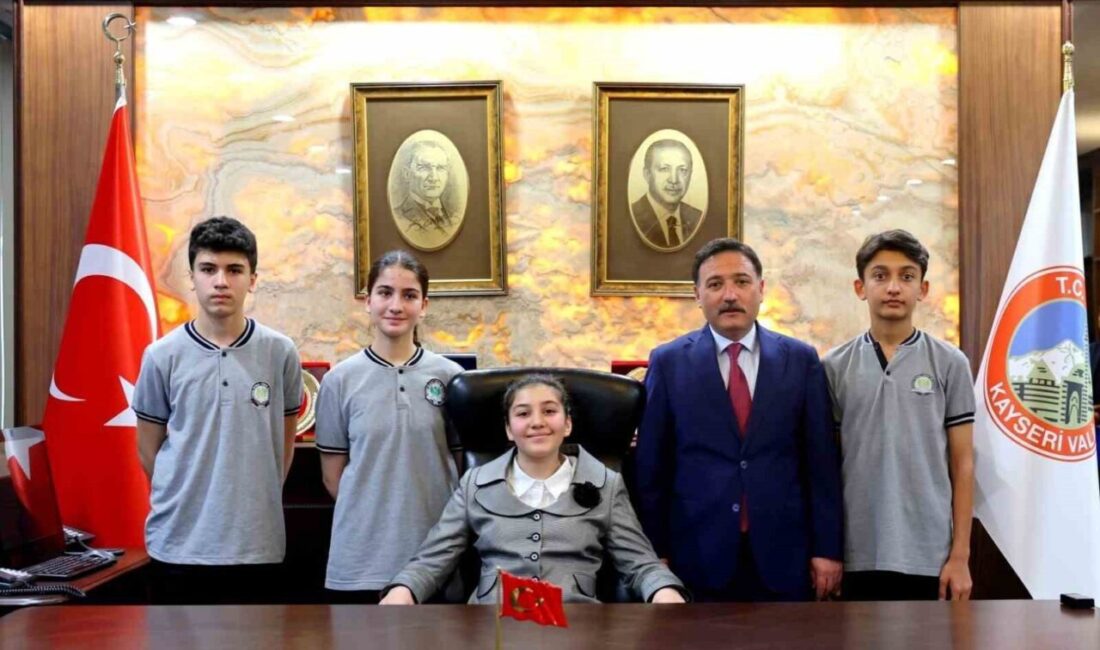 7. sınıf öğrencisi Zeynep, Vali Çiçek’in koltuğunu devraldı Kayseri Valisi Gökmen Çiçek, 23 Nisan Ulusal Egemenlik ve Çocuk