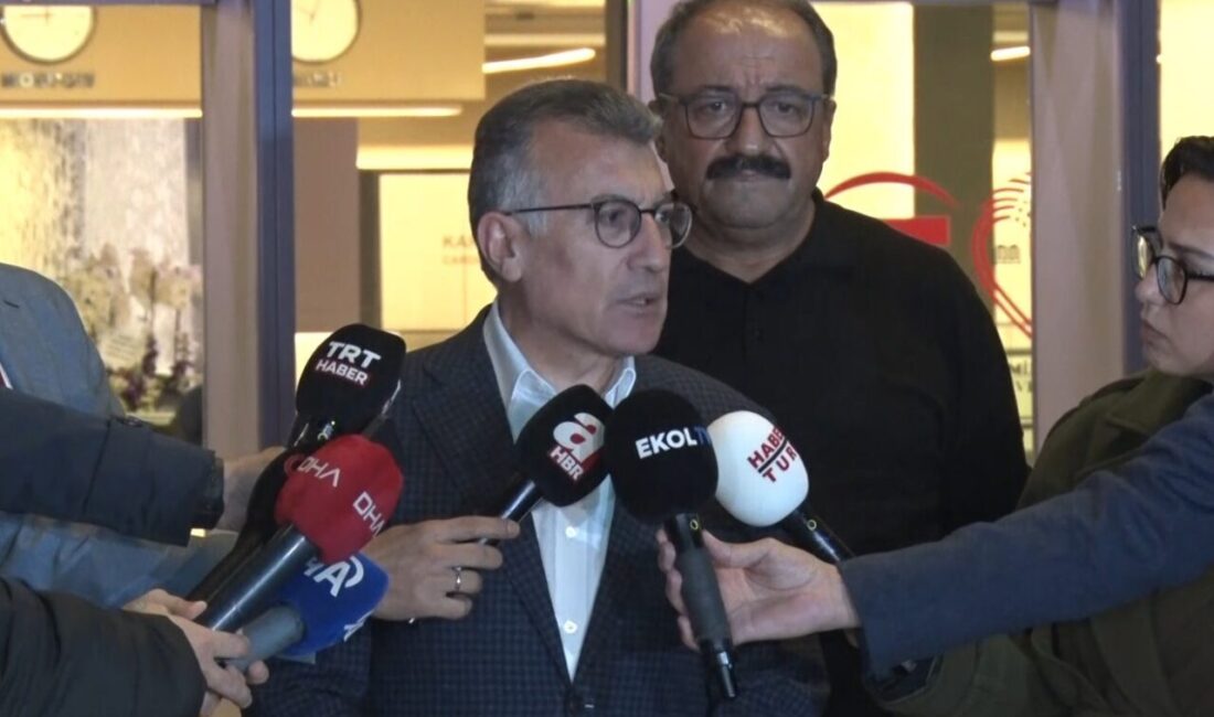 AK Parti Grup Başkanı Abdullah Güler, Sırrı Süreyya Önder’i hastanede ziyaret etti AK Parti Grup Başkanı Abdullah Güler, TBMM Başkanvekili ve DEM