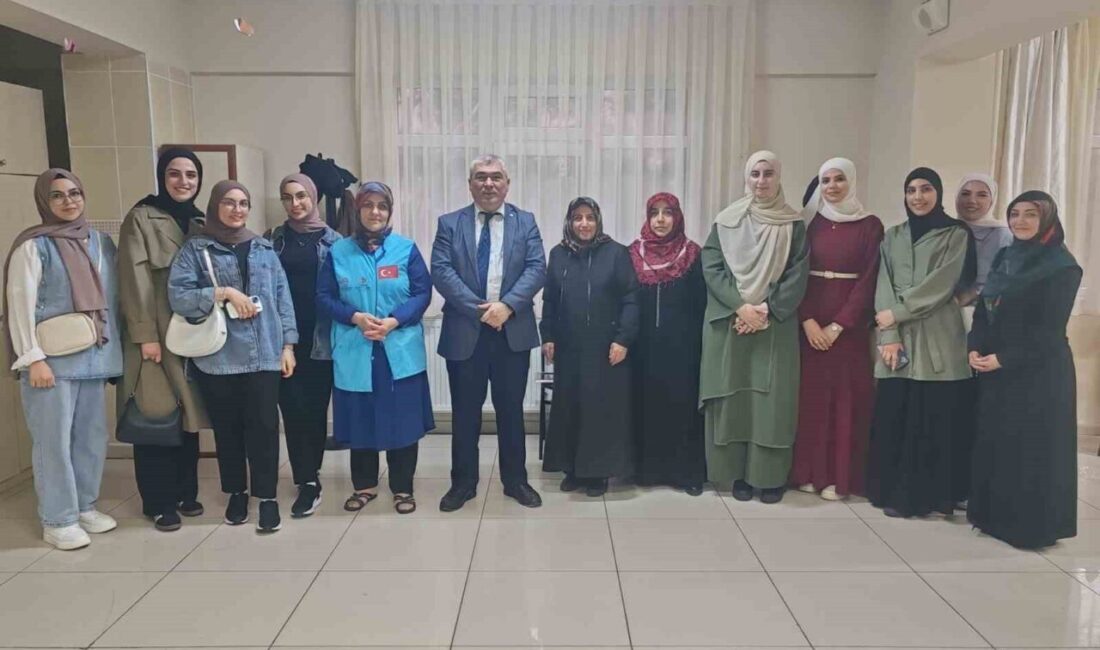 Altunkaya: “Her zaman yanınızda olmaya hazırız” Sivas Cumhuriyet Üniversitesi’nde eğitim gören Filistinli öğrenciler için “İyilik Sofrası”
