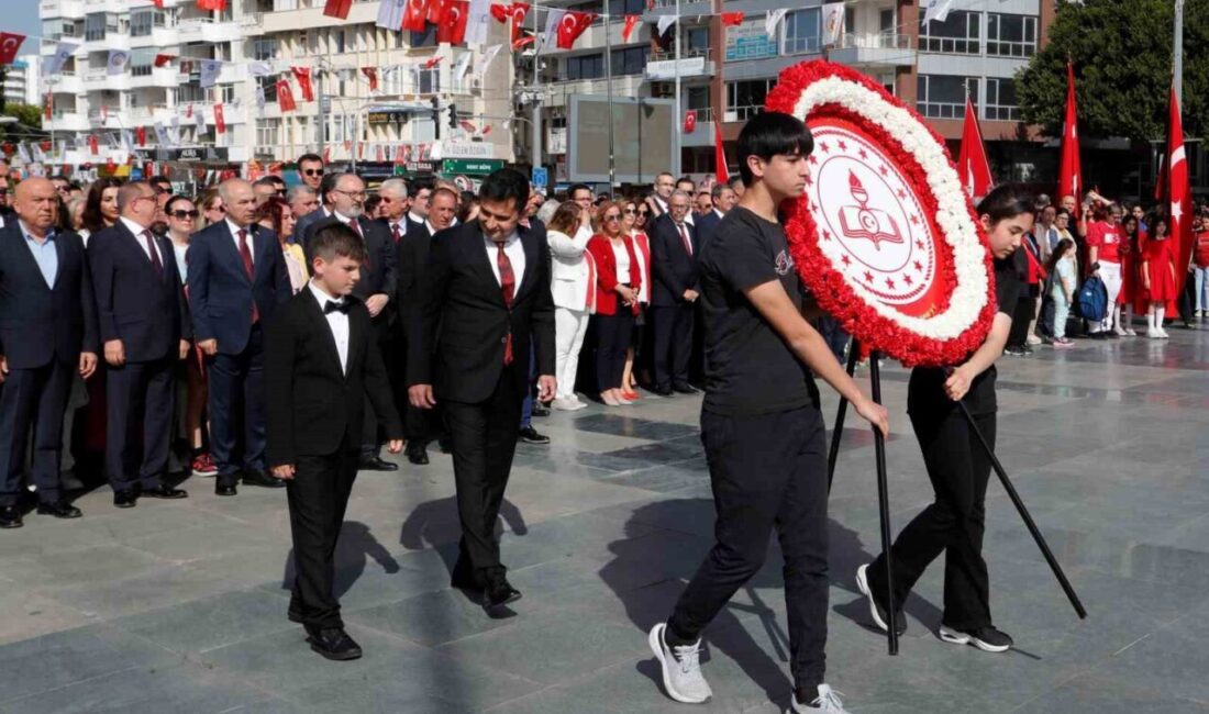 Antalya’da 23 Nisan Ulusal Egemenlik ve Çocuk Bayramı kutlamaları Antalya’da 23 Nisan Ulusal Egemenlik ve Çocuk Bayramı kutlamaları çelenk