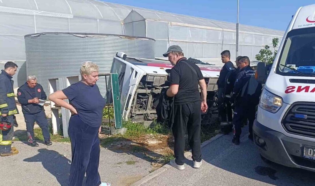 Antalya’da tur midibüsü devrildi, Rus uyruklu 18 turist yaralandı Antalya’nın Manavgat ilçesinde havalimanından yolcu alan tur midibüsü kontrolden çıkarak