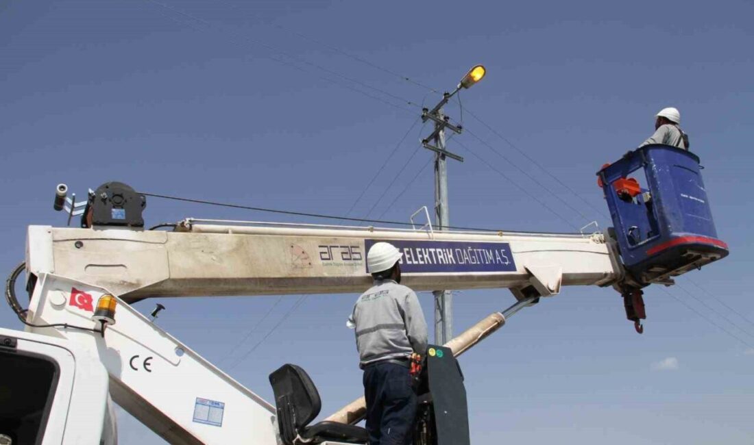Aras Elektrik hizmet bölgesini aydınlatmaya devam ediyor Aras Elektrik, hizmet verdiği bölgelerde (Ağrı, Ardahan, Bayburt, Erzincan, Erzurum,