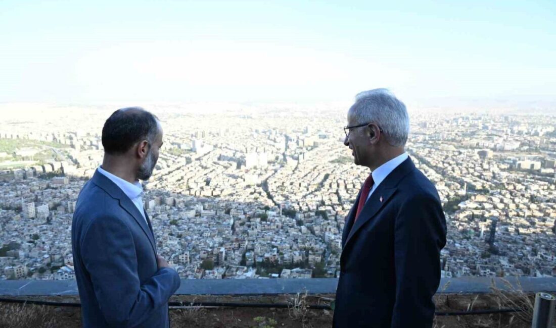 Bakan Uraloğlu, Suriye Kara ve Deniz Limanları Genel İdaresi Başkanı Bedevi ile bir araya geldi Ulaştırma ve Altyapı Bakanı Abdulkadir Uraloğlu, Suriye Kara ve Deniz