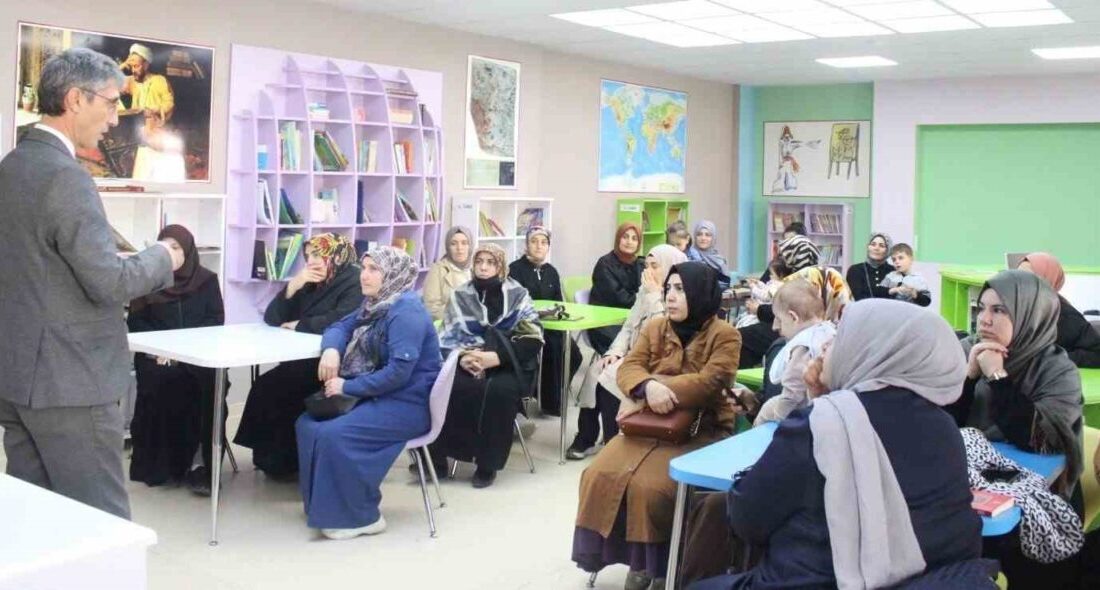 Bayburt’ta ebeveyn okulu etkinlikleri Türkiye Yüzyılı Maarif Modeli kapsamında Bayburt Şehit Nevzat Kaya İlkokulunda