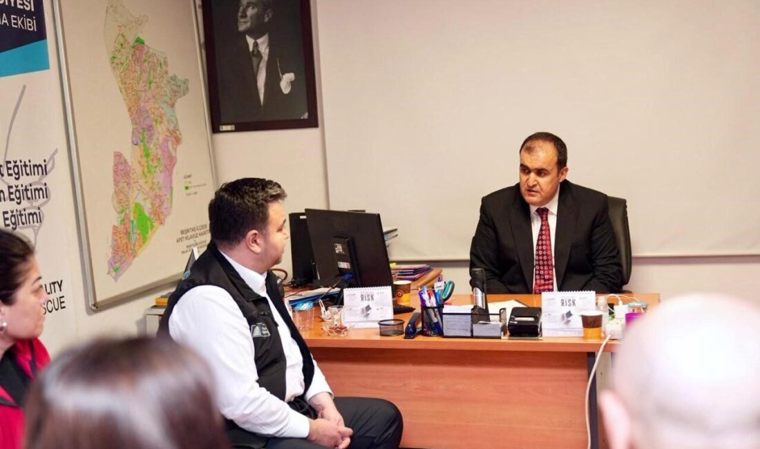 Beşiktaş Belediyesi deprem sonrası komşularının yanında Beşiktaş Belediyesi, İstanbul’da öğle saatlerinde meydana gelen 6.2 büyüklüğündeki depremin