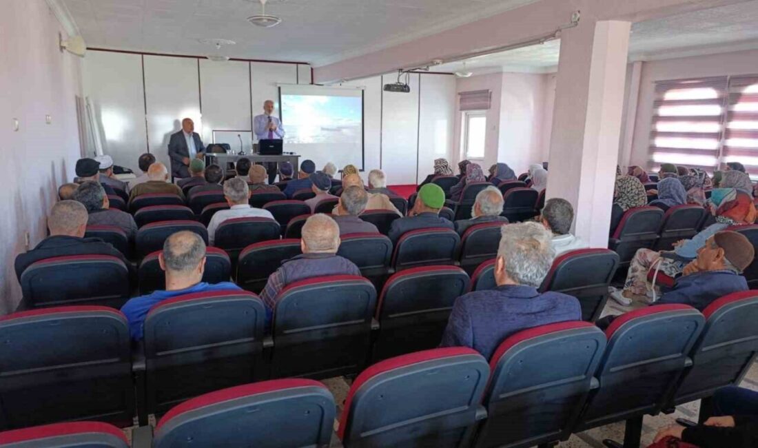 Beyşehir’de hacı adaylarına eğitim semineri Konya’nın Beyşehir ilçesinde 2025 yılında hac ibadeti için kutsal topraklara
