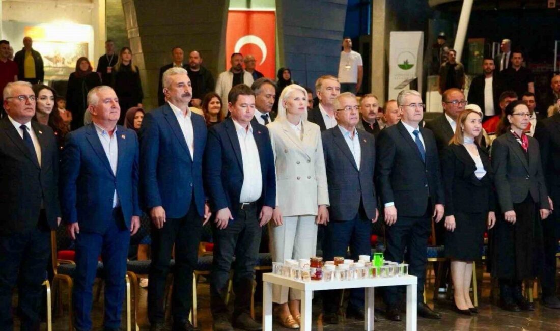 Bilecikliler, Osmanlı başkentleri Osmangazi’de Panorama 1326 Bursa Fetih Müzesi’nde buluştu Bilecikliler uzun aradan sonra Osmanlı başkentleri Osmangazi’de buluştu. Bilecikliler Derneği