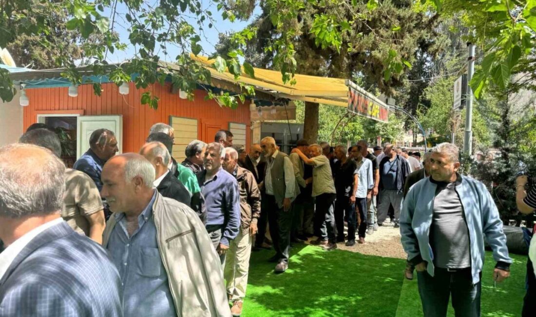 Birecik’te 5 kişinin yaralandığı kavgada barış sağlandı Şanlıurfa’nın Birecik ilçesinde geçen gün hayvan pazarında yaşanan ve 5