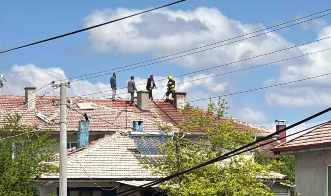 Bolu’da 3 katlı evde çıkan baca yangını söndürüldü Bolu’da 3 katlı evin bacasında çıkan yangın, itfaiye ekiplerinin müdahaleyle