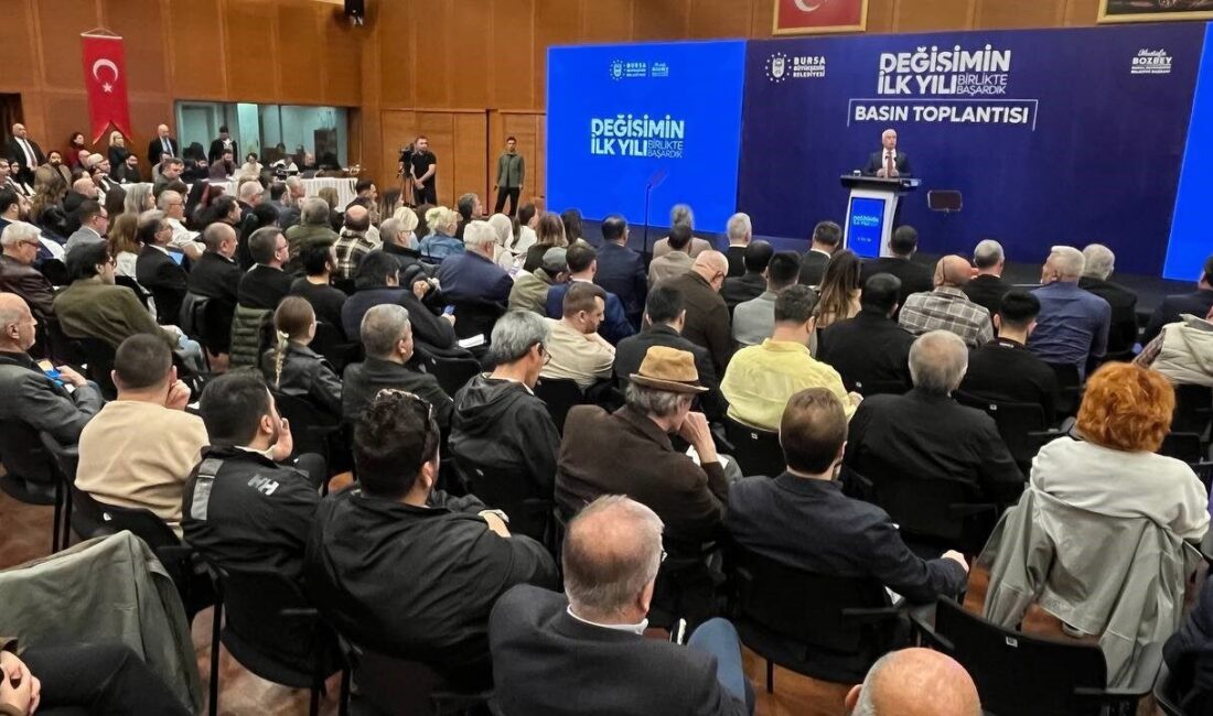 Bozbey 1.yılını değerlendirdi, hakkındaki iddialara açıklık getirdi Bursa Büyükşehir Belediye Başkanı Mustafa Bozbey, kamuoyunda Büyükşehir Belediye Başkanlığı’nda