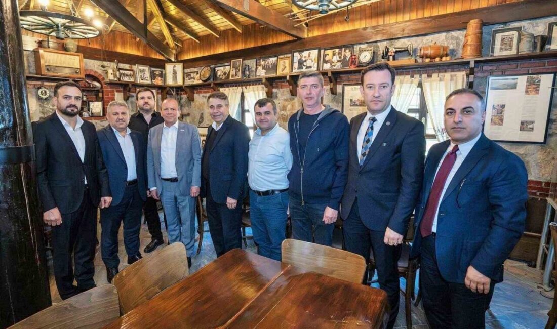 Bursa Ticaret Borsası yönetiminden Kardelen’e ziyaret Bursa Ticaret Borsası Yönetim Kurulu Başkanı Özer Matlı ve yönetimi,