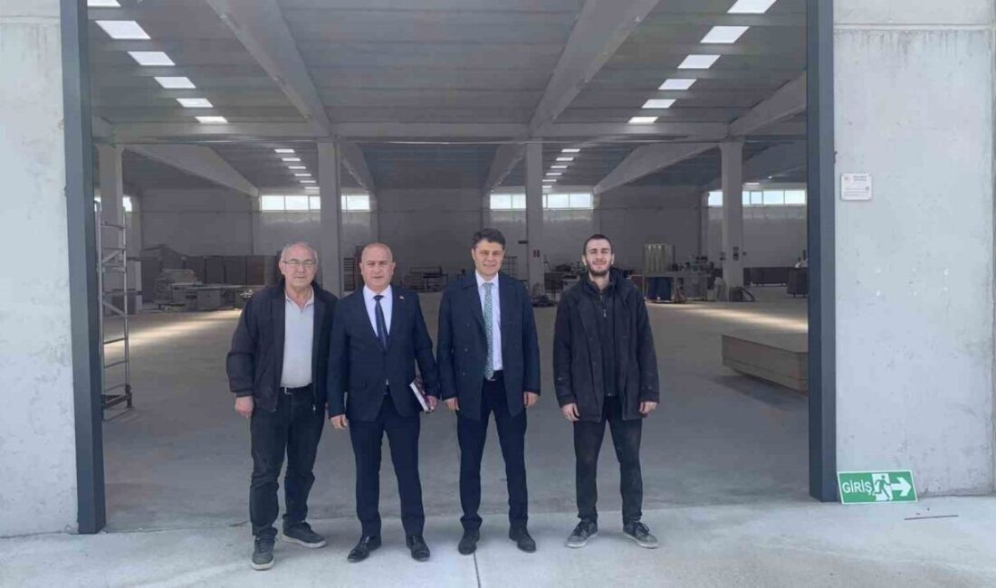 Çengel: “Kamu kurumları sanayicileri destek olmaya devam edecek” Afyonkarahisar Sandıklı Kaymakamı Önder Çengel, Sandıklı Organize Sanayi Bölgesi’ni (OSB)