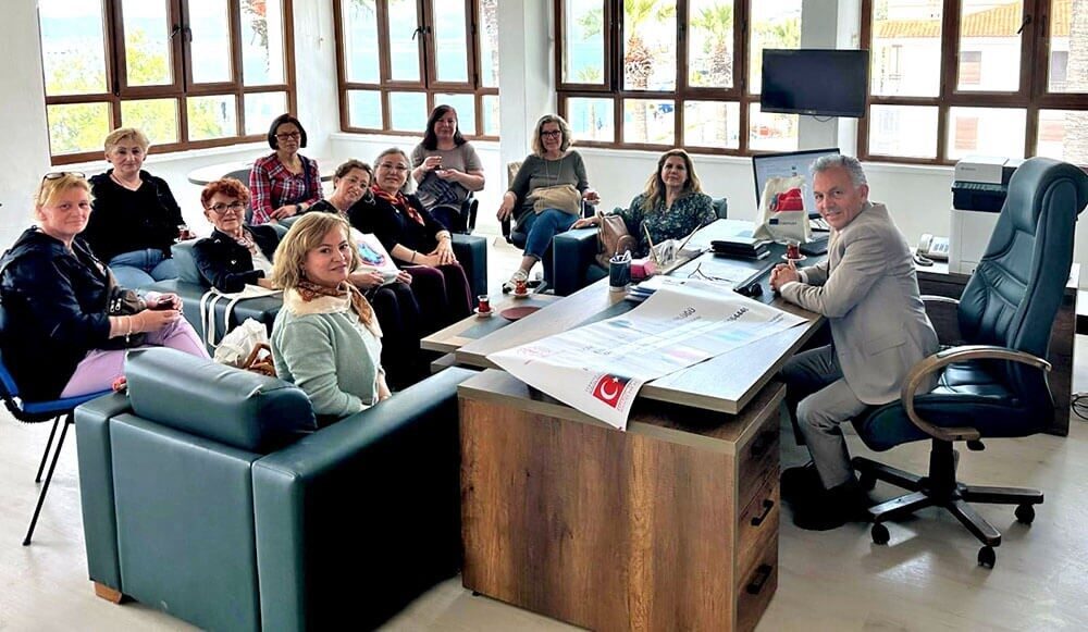 Çeşme Halk Eğitimi Merkezi kursiyerleri Roma’dan döndü Erasmus+ Projesi kapsamında Roma’ya giden Çeşme Halk Eğitimi Merkezi öğretmen