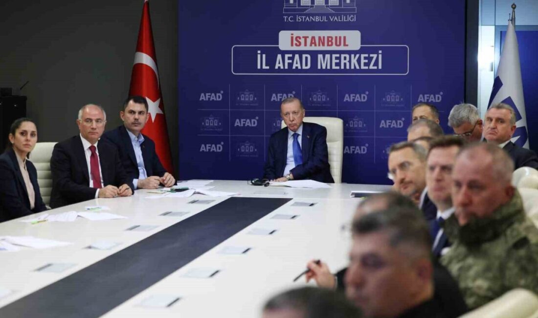 Cumhurbaşkanı Erdoğan, AFAD’daki kriz merkezinde depreme ilişkin bilgi aldı Cumhurbaşkanı Recep Tayyip Erdoğan, Marmara Denizi Silivri açıklarında meydana gelen