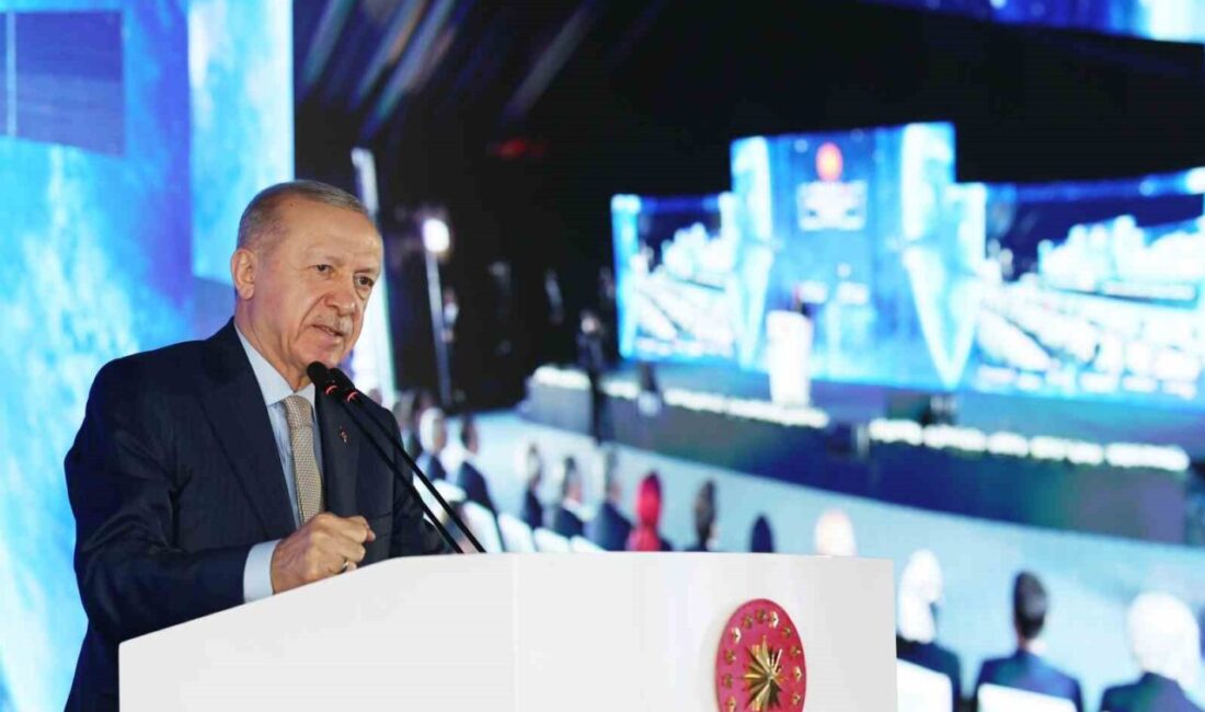 Cumhurbaşkanı Erdoğan, TÜRKSAT 6A Hizmete Alma Töreni’nde konuştu: “Küresel sistemde hak ettiğimiz yere gelmeye çok yakınız” Cumhurbaşkanı Recep Tayyip Erdoğan, TÜRKSAT 6A Hizmete Alma Töreni’nde yaptığı