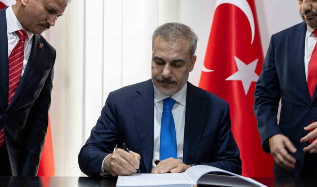 Dışişleri Bakanı Fidan, Oran Başkonsolosluğu açılış törenine katıldı Dışişleri Bakanı Hakan Fidan, Cezayir’e yaptığı resmi ziyaret çerçevesinde, Türkiye’nin
