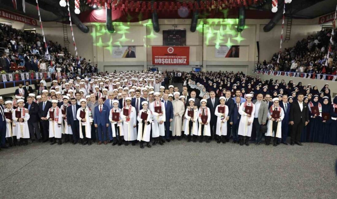 Diyanet İşleri Başkanı Erbaş’ın katılımıyla 475 gence icazet belgesi verildi Adana’da Diyanet İşleri Başkanı Ali Erbaş’ın katıldığı merasimle 475 gence