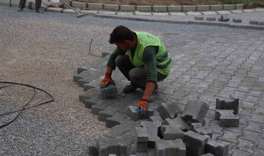 Dumlupınar Mahallesi’nde parke ve kaldırım çalışması Kartepe ilçesindeki Dumlupınar Mahallesi’nde bulunan 3 sokakta parke ve kaldırım