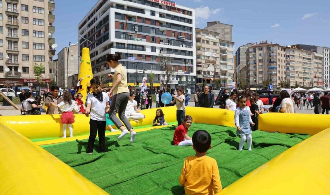 Elazığ’da 23 Nisan şenliklerinde çocuklar doyasıya eğlendi Elazığ Belediyesi tarafından gerçekleştirilen 23 Nisan Çocuk Şenliğinde çocuklar doyasıya