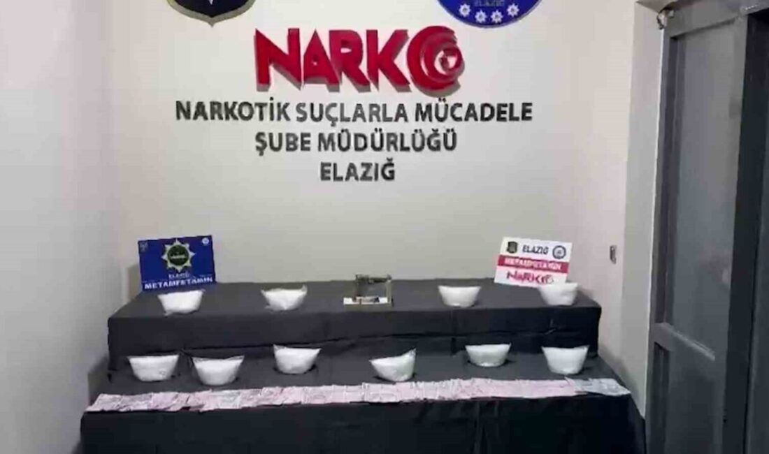 Elazığ’da 5 kilo uyuşturucu ele geçirildi: 2 tutuklama Elazığ’da düzenlenen eş zamanlı operasyonlarda 5 kilo 22 gram metamfetamin