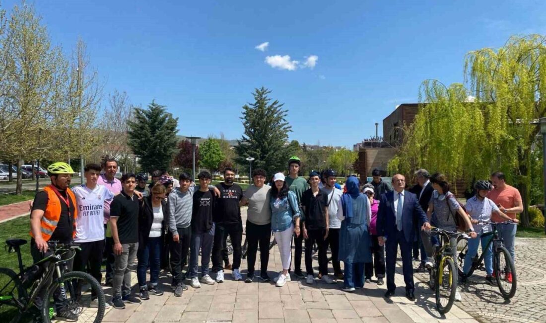 Elazığ’da ’Engelleri Sporla Aşıyoruz’ Projesi start aldı Elazığ’da Mehmet Koloğlu Anadolu Lisesinin koordinesinde işitme ve zihinsel engelli
