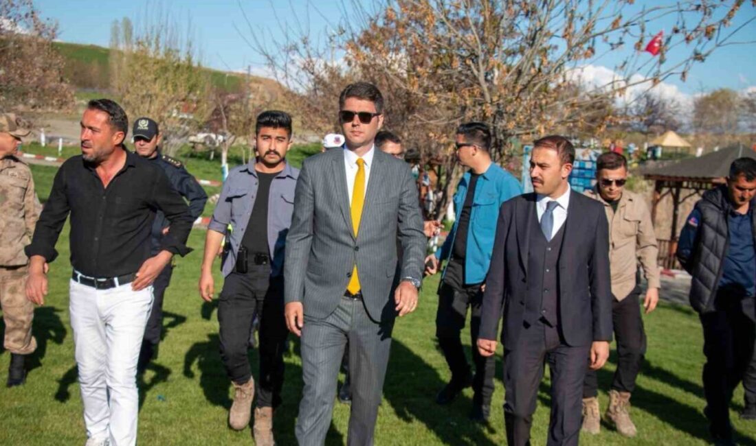Erciş’te “Uluslararası İnci Kefali Göçü Kültür ve Sanat Festivali” için hazırlıklar sürüyor Van’ın Erciş ilçesinde her yıl düzenlenen “Uluslararası İnci Kefali Göçü