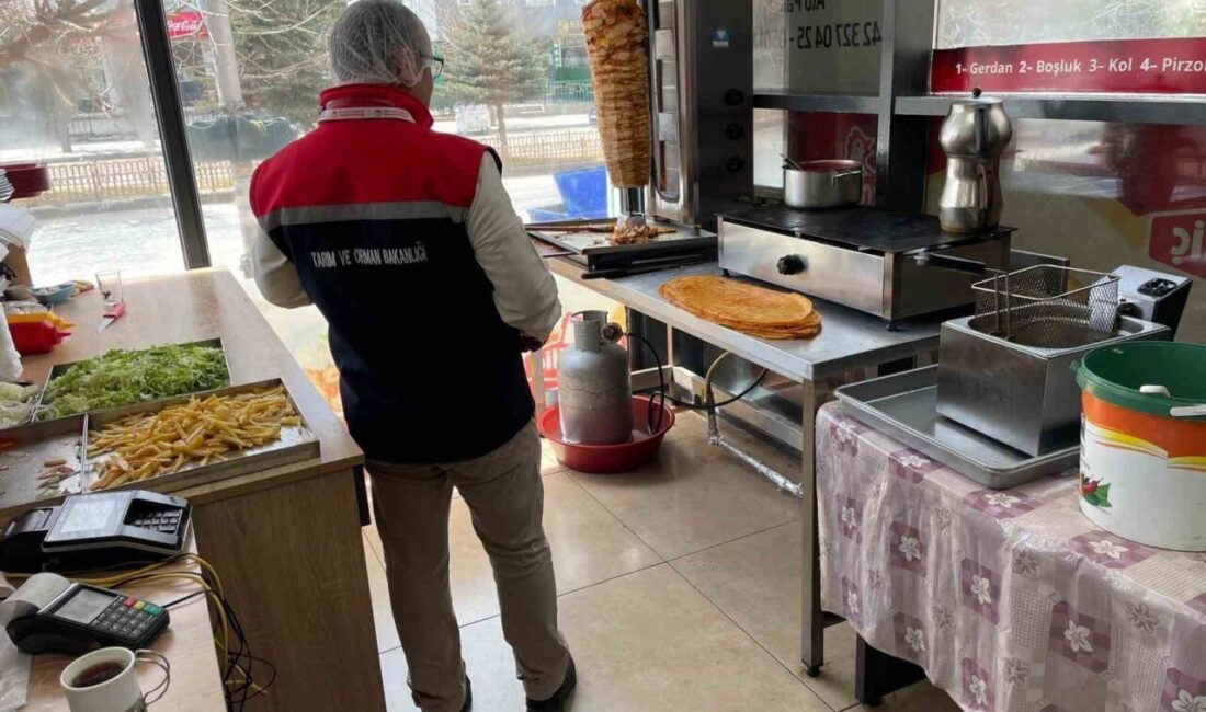Erzurum’da tavuk dönercilere denetim Erzurum’da Tarım ve Orman İl Müdürlüğü ekipleri tarafından tavuk döner