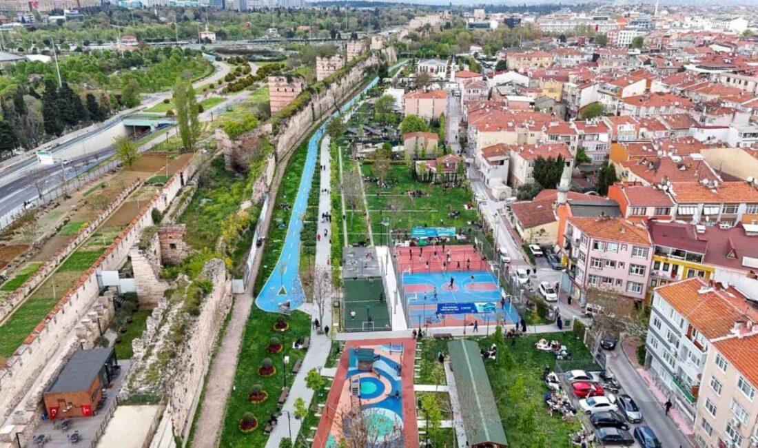 Fatih’te depremin ardından gece boyunca park ve bahçeler açık olacak İstanbul’da meydana gelen 6.2 büyüklüğündeki depremin ardından Fatih Belediyesi’ne ait