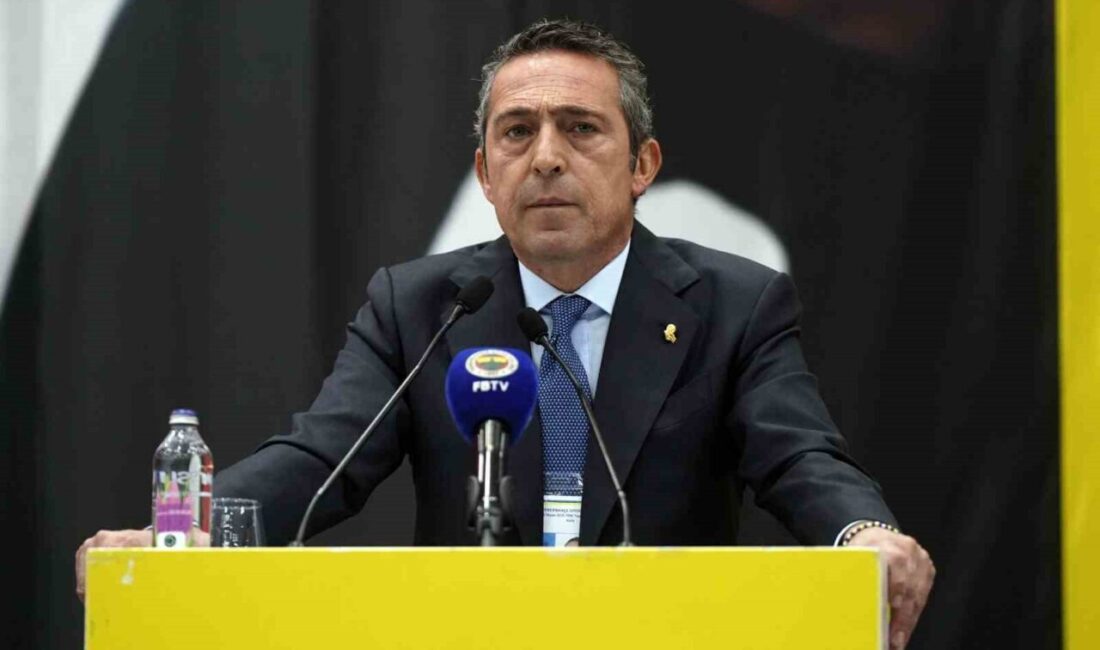 Fenerbahçe Başkanı Ali Koç: “Biz yönetim kurulu olarak görevimizin başındayız, devam edeceğiz.” Fenerbahçe Başkanı Ali Koç: “Biz yönetim kurulu olarak görevimizin başındayız,