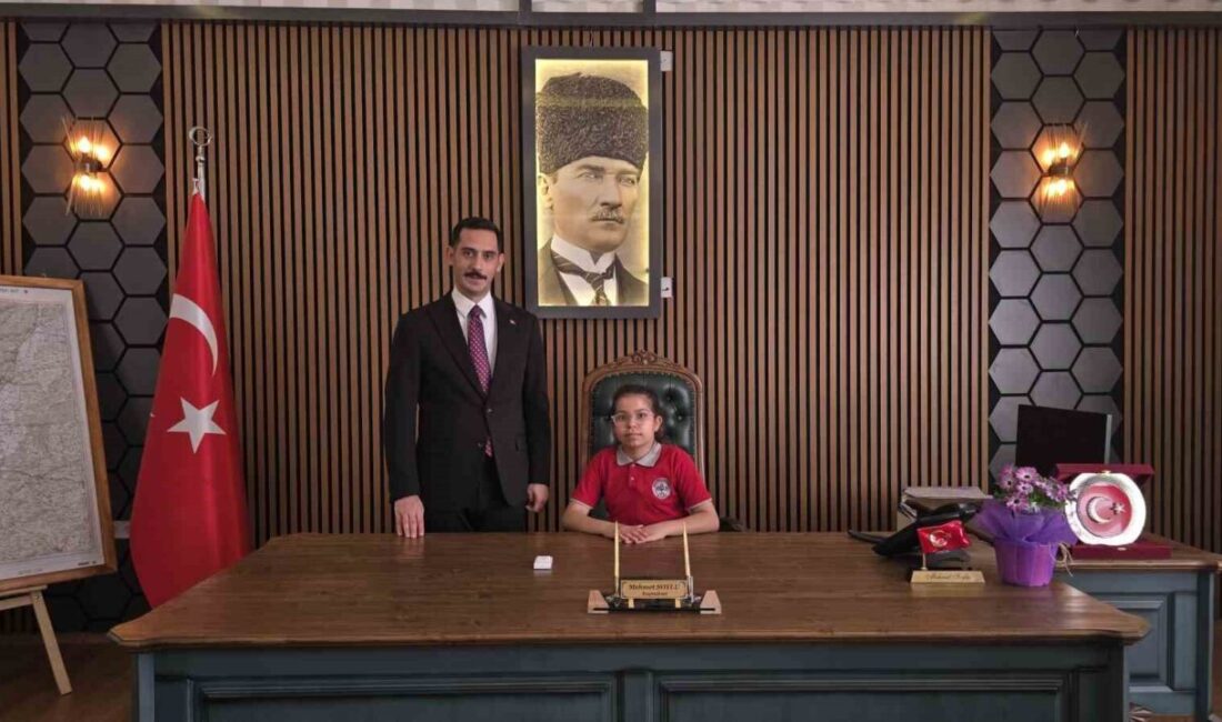Gaziantep’te ilkokul öğrencisi 23 Nisan için kaymakam oldu 23 Nisan Ulusal Egemenlik ve Çocuk Bayramı dolayısıyla bir öğrenci