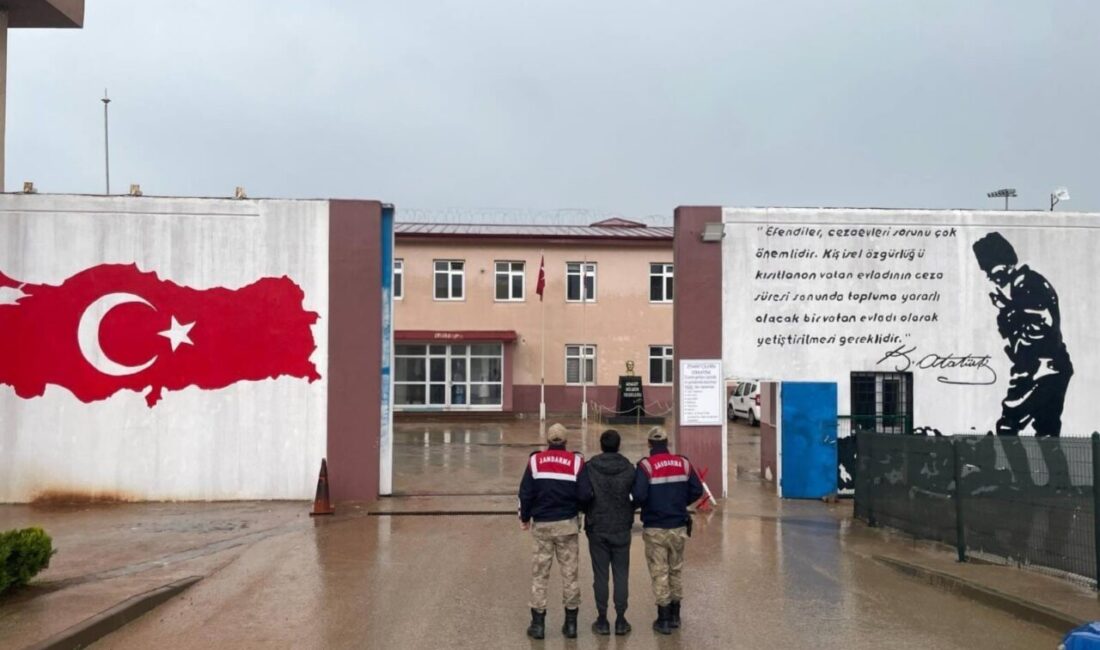 Gaziantep’te kesinleşmiş 17 yıl cezası bulunan şahıs yakalandı Gaziantep’te jandarma ekipleri tarafından tehdit, yaralama ve uyuşturucu madde ticareti