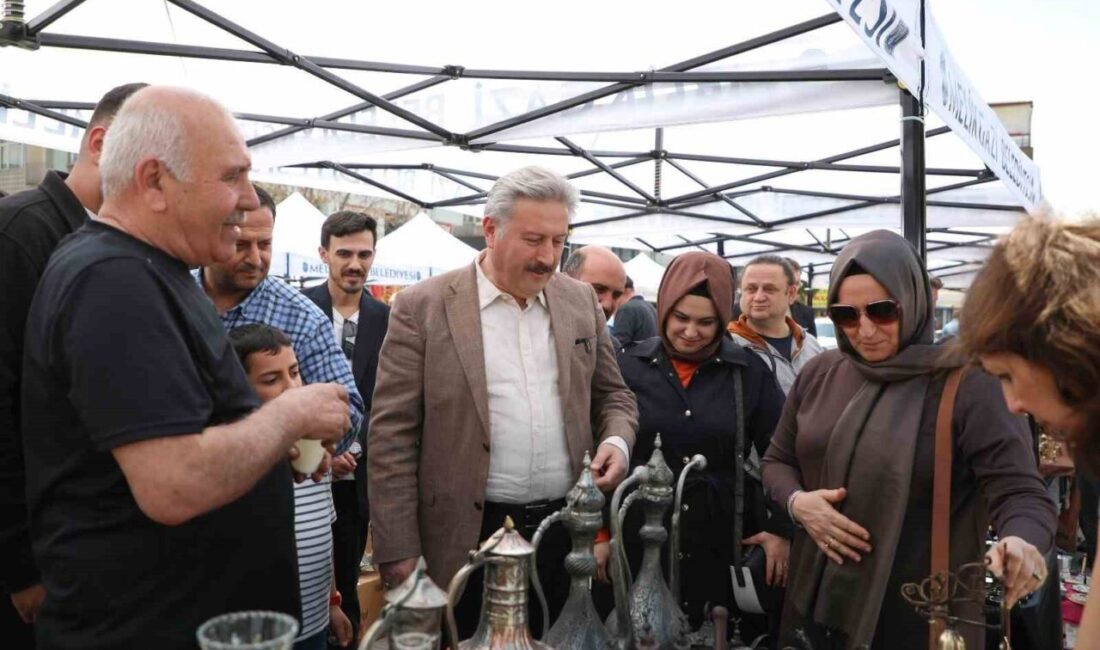 Geçmişin izlerini taşıyan antika eşyalar bu pazarda Melikgazi Belediye Başkanı Doç. Dr. Mustafa Palancıoğlu; ilkini Mart ayında