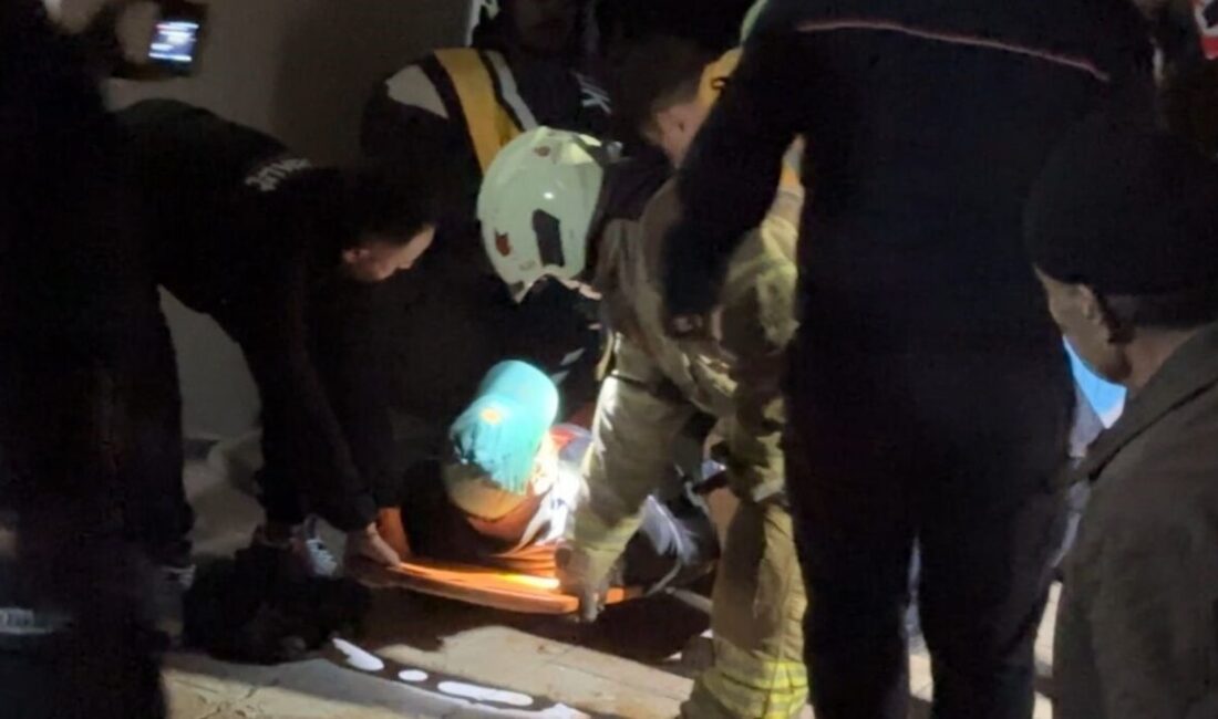 Gider borusunu tamir ederken göçük altında kaldı Sultanbeyli’de apartmanın gider borusunu tamir etmek için kazı yapan bir