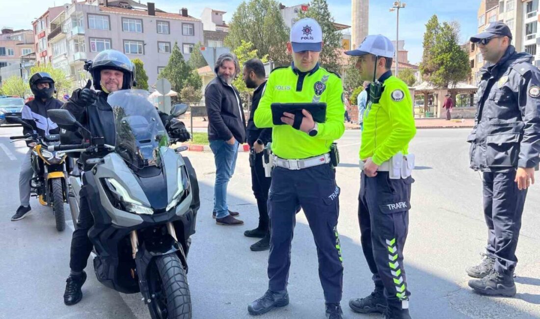 Hayrabolu’da motosiklet denetimi Tekirdağ’ın Hayrabolu ilçesinde, İlçe Emniyet Müdürlüğü Trafik Tescil ve Denetleme